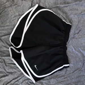 woman’s nike running shorts